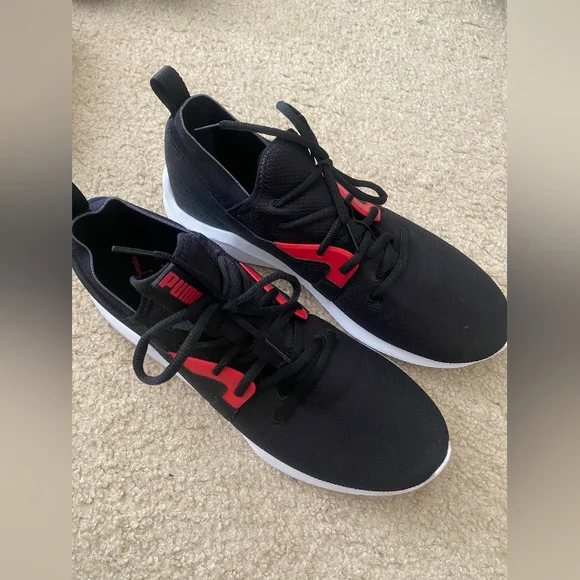 Black and Red Pumas - Picture 2 of 3